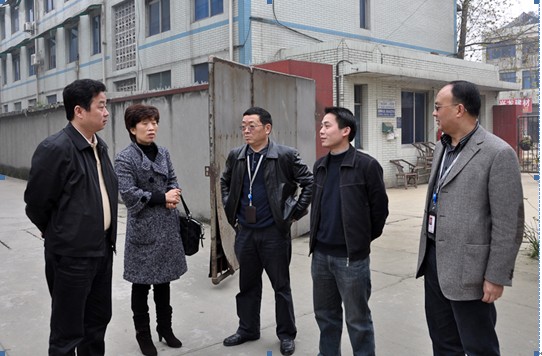 市總副主席郭強看望慰問(wèn)困難職工陳林